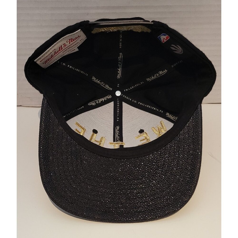 Mitchell & Ness Toronto Raptors Cap - Picture 11 of 12